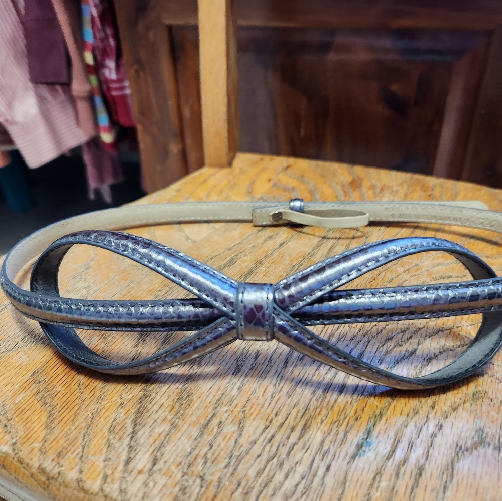 White house black market bow belt